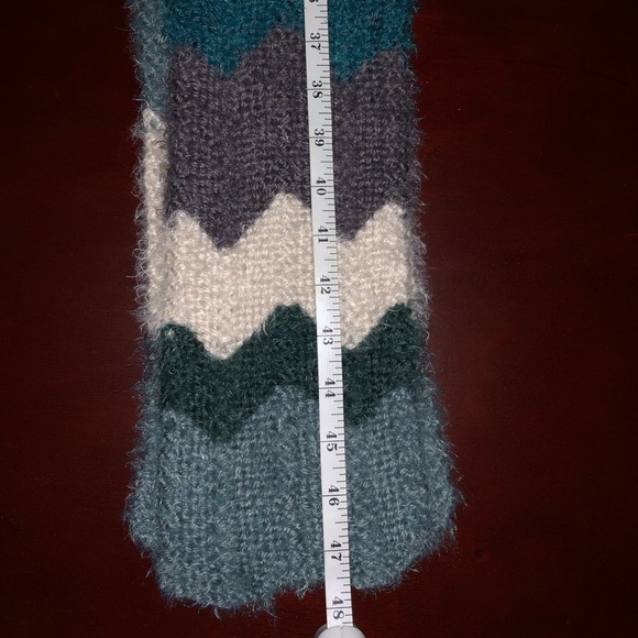 Super soft Hand knitted hat,glove,scarf combo - Picture 5 of 8